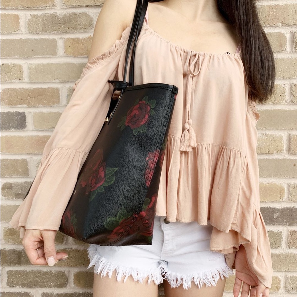 Gaby’sBags👜💕-NWT Coach Reversible Tote&Pouch - Picture 3 of 3